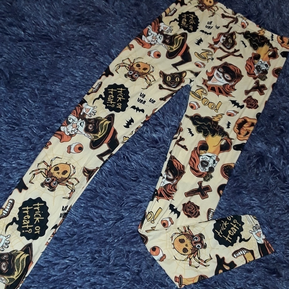 TWO LEFT FEET Halloween leggings